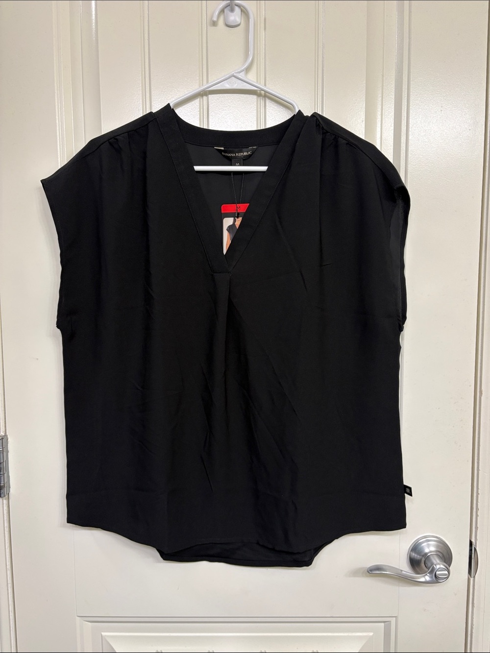 NWT Banana Republic Black V-Neck Cap Sleeve Blouse